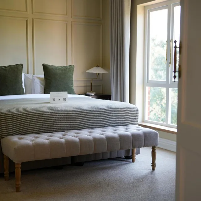 جناح بريميوم، Redlands Hotel 3/10