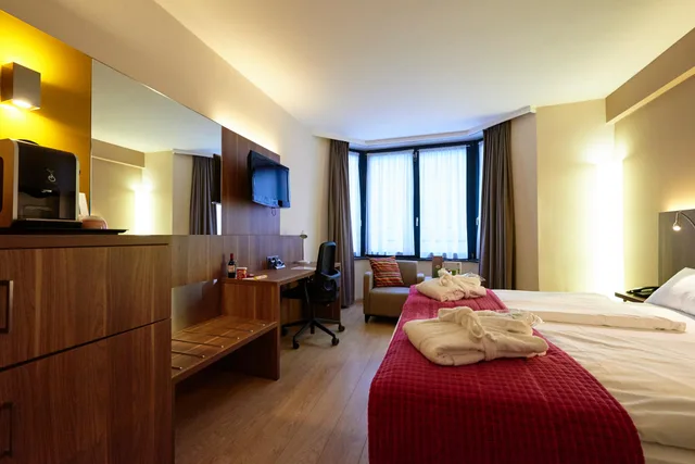 غرفة بسرير كينج، HOLIDAY INN BRUSSELS SCHUMAN 1/9