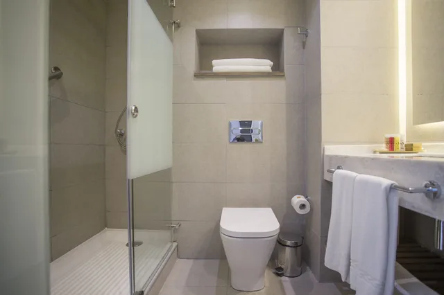 غرفة سوبيريور ثلاثية بثلاثة أسرّة بإطلالة على البحر، HOTEL COSTAUSTRALIS 10/10