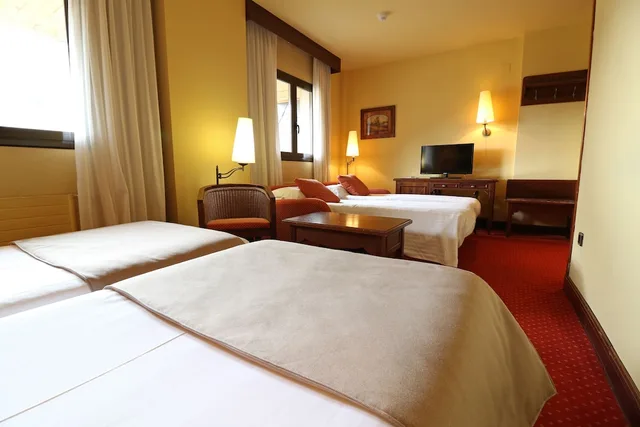 غرفة سوبيريور عائلية، Rvhotels Tuca 1/3