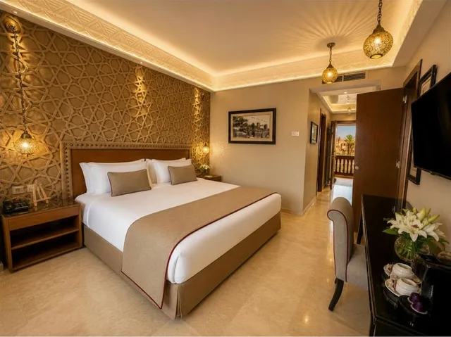 غرفة ديلوكس عائلية بسرير كينج وسريرين منفصلين، Hivernage And Spa Hotel 3/5
