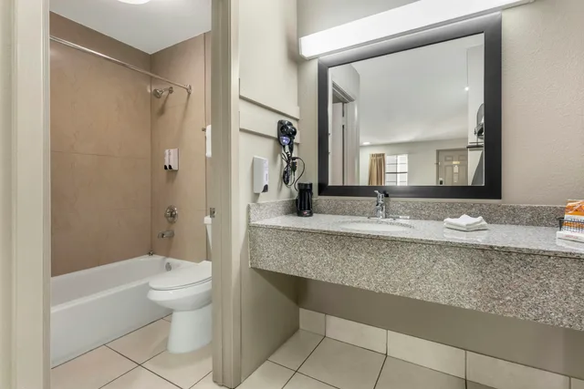 غرفة سوبيريور بسرير كينج، Red Roof Inn West Memphis, AR 9/10