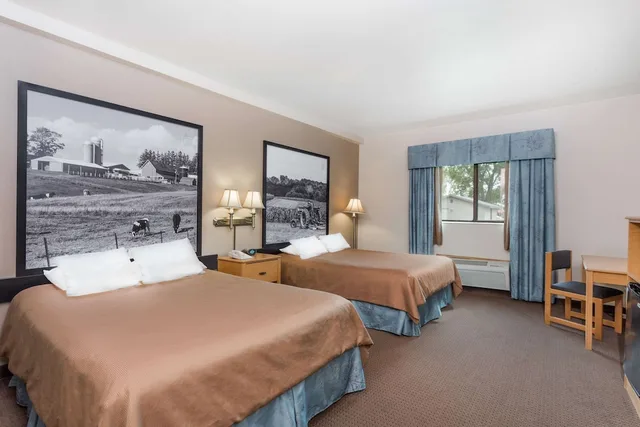 غرفة بسريرين كوين لذوي الإعاقة، Super 8 by Wyndham Monroe WI 1/6