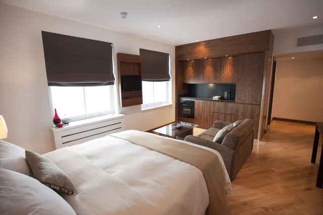 Deluxe, Studio, Double Bed, Sofa, Presidential Apartments - Kensington 1/7