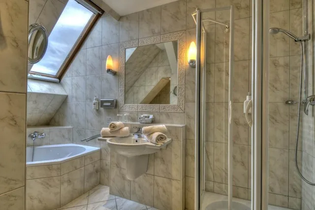 غرفة سوبيريور بسرير مزدوج بشرفة، HOTEL AUGUSTA 5/5