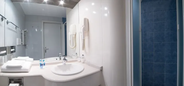 Standard, Single, Double Bed, Idea Hotel Piacenza 3/3