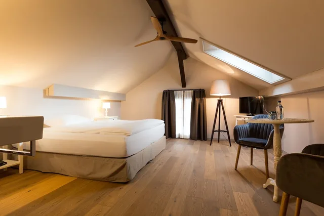 Room, Double Bed, Hotel Emmental 2/6