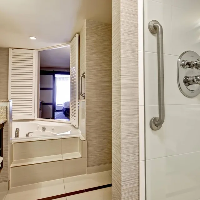 1 Bedroom, Suite, King Bed, Sofa, Jetted Tub, Fairfield Inn and Suites by Marriott Guelph 4/4