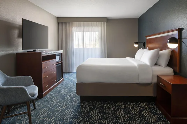 غرفة بسرير كينج، Four Points by Sheraton Tucson Airport 7/9