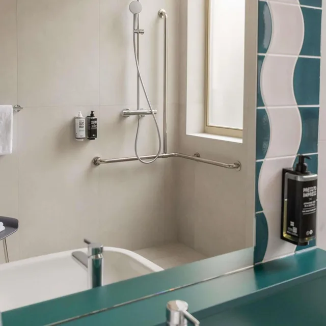 غرفة بريميوم ديلوكس بسرير مزدوج لذوي الإعاقة، ibis Styles Brugge Centrum 6/6