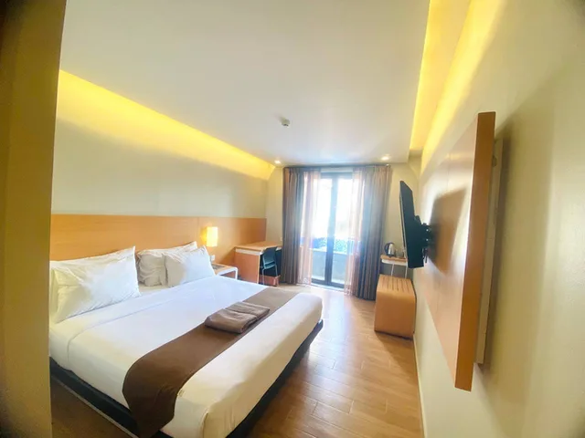 غرفة ديلوكس بإطلالة على المسبح، Kuta Majesty Hotel 2/3