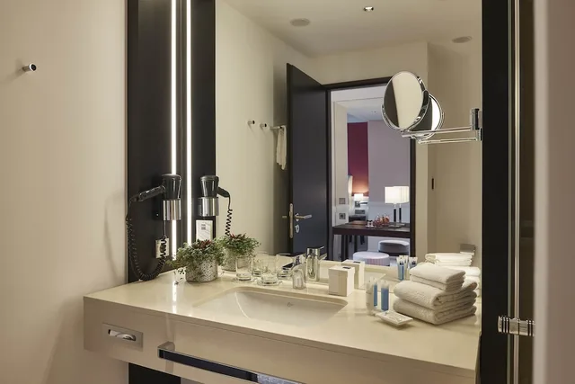 جناح ديلوكس بسرير كينج، Dorint Hotel Frankfurt/Oberursel 2/2