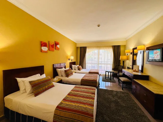 غرفة قياسية ثلاثية بإطلالة على الحديقة، Regency Plaza Aqua Park Spa Resort 1/3