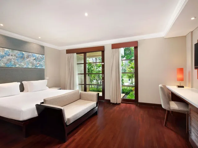 غرفة ديلوكس بسريرين منفصلين بإطلالة على المسبح بشرفة، Novotel Bali Nusa Dua Hotel and Residences 3/10