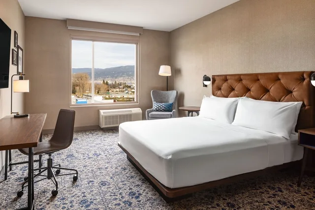 غرفة بسرير كينج لذوي الإعاقة، Four Points by Sheraton Penticton at the Convention Centre 1/3