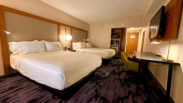 غرفة بسريرين كوين، Newmarket Hotel And Suites 2/6