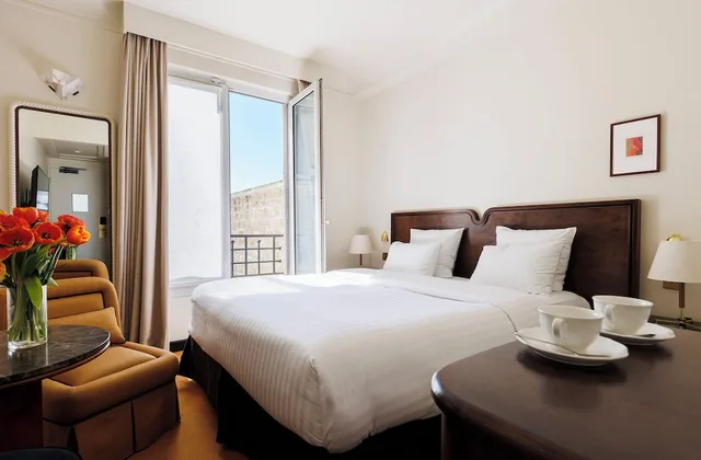 غرفة كلاسيكية بسرير كوين، Rochechouart - Orso Hotels 2/3