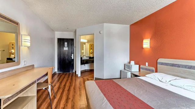 غرفة بسرير كوين لغير المدخنين، Motel6 Killeen, TX 8/10