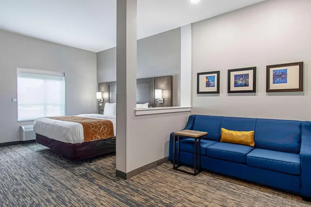 جناح، Comfort Suites Grove City Columbus South 2/3