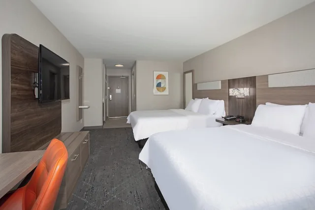غرفة قياسية بسريرين كوين، Holiday Inn Express Hotel And Suites Rapid City 2/10