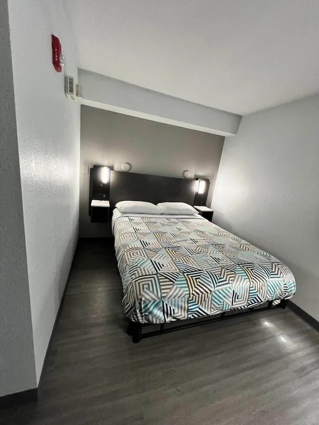 غرفة قياسية بسرير كوين لذوي الإعاقة، Motel6 Council Bluffs, IA - Omaha East 1/5