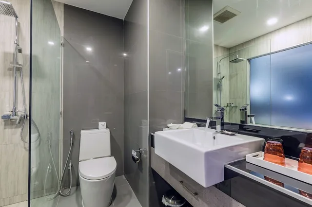 غرفة ديلوكس بسرير مزدوج بشرفة، Mazi Design Hotel By Kalima Patong 3/5