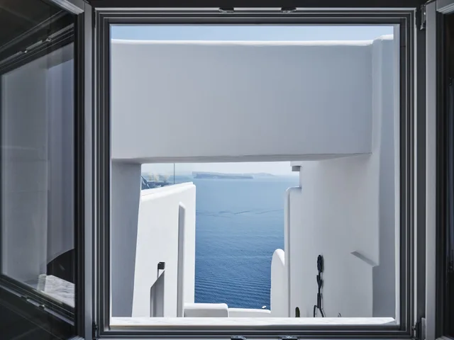 غرفة بسرير كينج، Hom Santorini - Adults Only 2/3