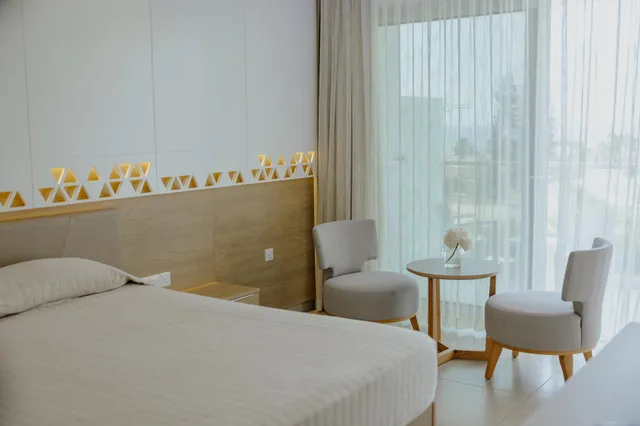 غرفة سوبيريور بإطلالة على البحر بشرفة، Tasia Maris Seasons Hotel (Adults only) 2/3