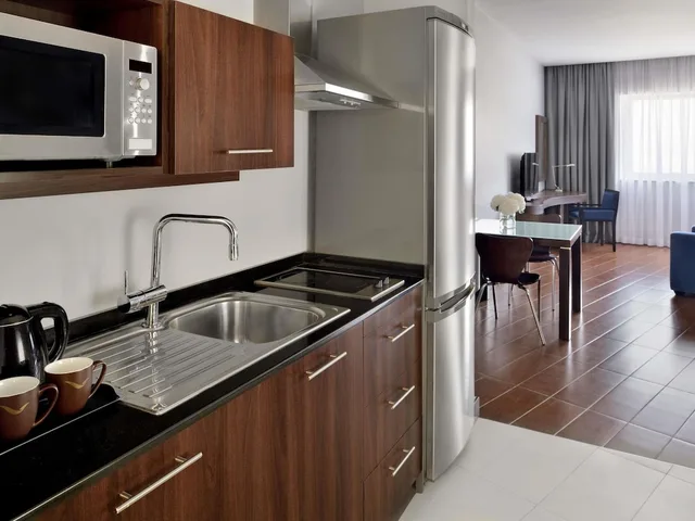 شقة بسرير كينج بغرفة نوم واحدة، Movenpick Hotel Apartments Al Mamzar 10/10