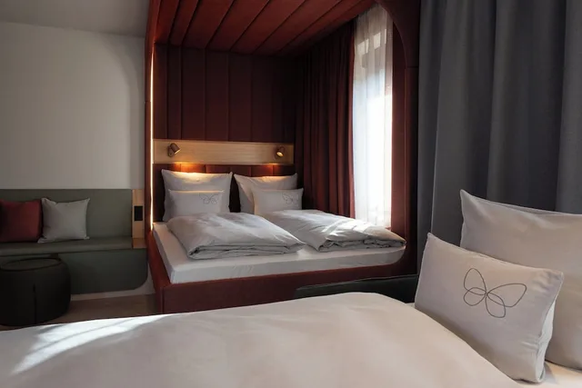 Club, House, Twin Beds, Sofa، Cocoon Theresienwiese 3/10