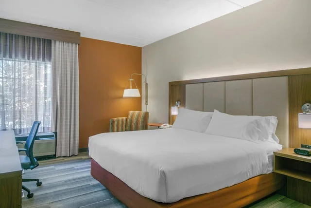 جناح بسرير كينج بحوض جاكوزي، Holiday Inn Express Hotel Stes Mt Arlington Rockaway Area 2/10