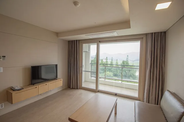Resort, Suite, 3 Futon Beds، SONO BELLE BYEONSAN 2/2