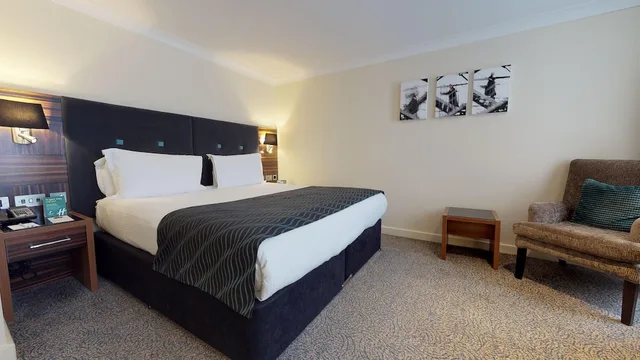غرفة بريميوم بسرير مزدوج، Holiday Inn London - Kensington High St. by IHG 1/6