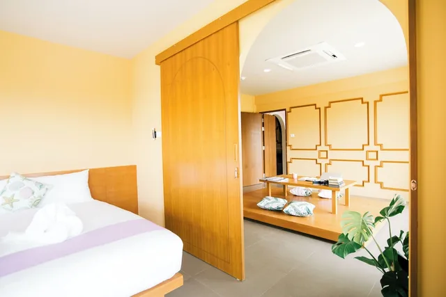 Family Suite, 2 Queen Beds, Town View، ROYAL PINEAPPLE HOTEL a welcome to wealth and good fortune 5/10