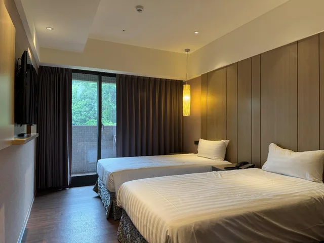 غرفة قياسية بسريرين منفصلين بشرفة، La Maison Hotel 3/3