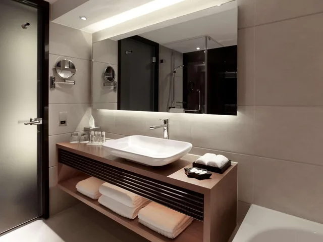 Inner, Superior, Twin Beds, with View، Park Plaza London Westminster Bridge 2/3
