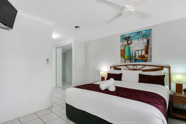 شقة سوبيريور بإطلالة على البحر بغرفتي نوم، Beachfront Apartments On Trinity Beach 2/4