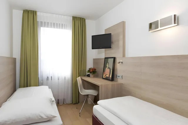 غرفة رباعية، Hotel Amba 1/2