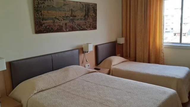 غرفة كلاسيكية رباعية بسرير مزدوج وسرير فردي، Hotel Mira D Aire 1/4