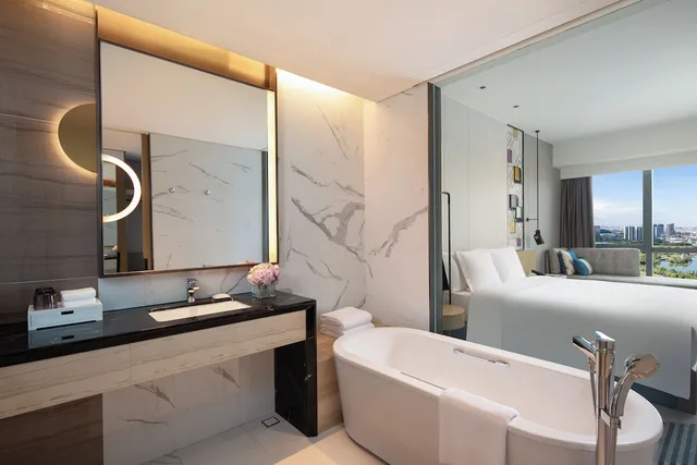 غرفة قياسية بسريرين مزدوجين بإطلالة على البحيرة، Crowne Plaza Foshan Nanhai 5/5