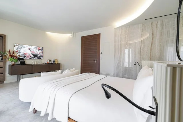 جناح سوبيريور بسرير كوين بشرفة، Le Dortoir Multi Storey Luxury Suites 6/10