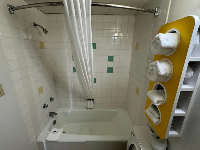 2 Queen Beds - Suite, Non-Smoking, Micfridge، Motel6 Butte, MT - Historic City Center 4/4