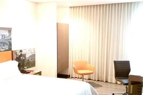 غرفة مفردة بسرير مزدوج، Hampton by Hilton Medellin 1/1