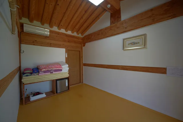 غرفة أساسية بفرشتي فوتون، Hanok1st 1/2