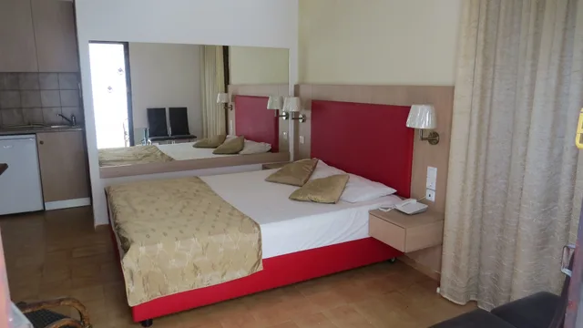Lovenest, Studio, Queen Bed, Villa Medusa 6/8