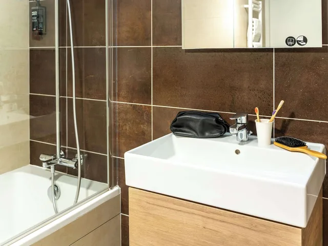 غرفة كومفورت بسريرين منفصلين بشرفة، ibis Styles Cabries Aix-en-Provence TGV 9/10