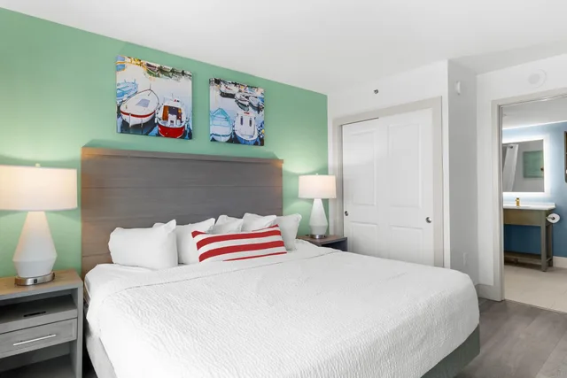 3 Bedrooms, Mariner, Condo, Deluxe, Ocean Front، Compass Cove Resort 8/10