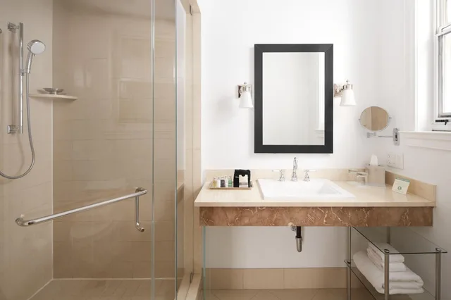 غرفة بسرير كينج لذوي الإعاقة، Rittenhouse 1715 9/10