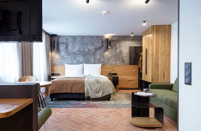 جناح جونيور، Nomadic Urban Premium Suites 1/2