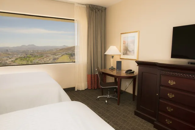 غرفة بسريرين كوين بإطلالة على الجبل، Sheraton Chihuahua Soberano 2/11